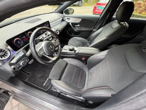 Mercedes-Benz A 250 Limousine e AMG Line 16