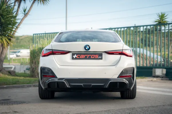 BMW i4 eDrive40 Pack Desportivo M 6