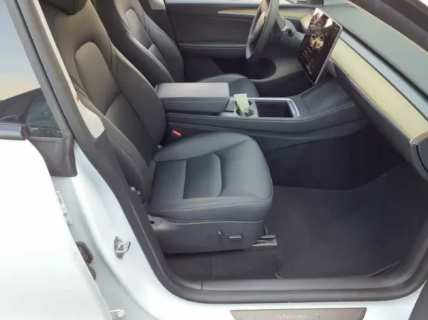 Tesla Model Y Tração Traseira 5