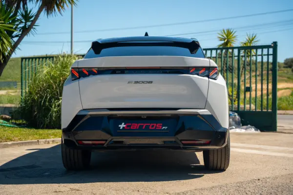 Peugeot E-3008 73 kWh GT 10