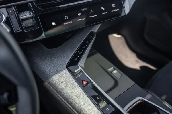 Peugeot E-3008 73 kWh GT 23