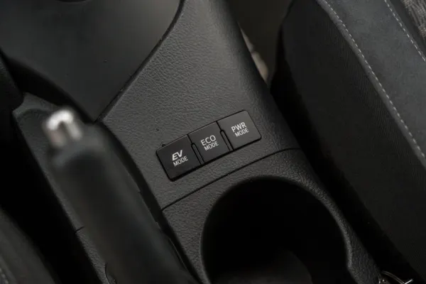 Toyota Auris 1.8 HSD Active 14