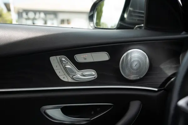 Mercedes-Benz E 300 de Exclusive Line 19