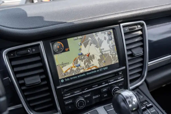 Porsche Panamera S Hybrid 13