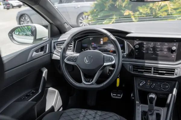 Volkswagen Taigo 1.0 TSI OPF DSG R-Line 12