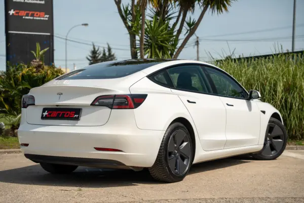 Tesla Model 3 Long Range Tração Traseira 4