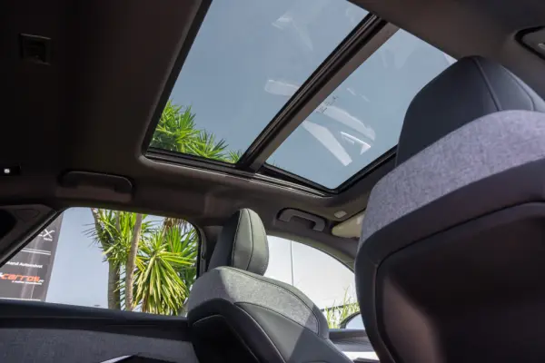 Peugeot E-3008 73 kWh GT 29