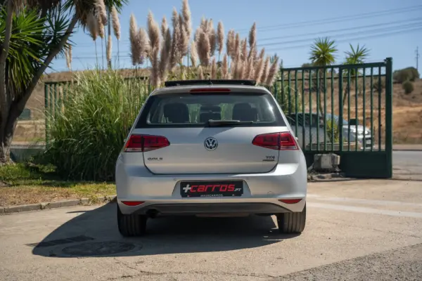 Volkswagen Golf 1.6 TDi Highline 6