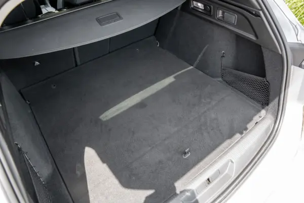Peugeot 308 SW 1.6 Hybrid Allure e-EAT8 27