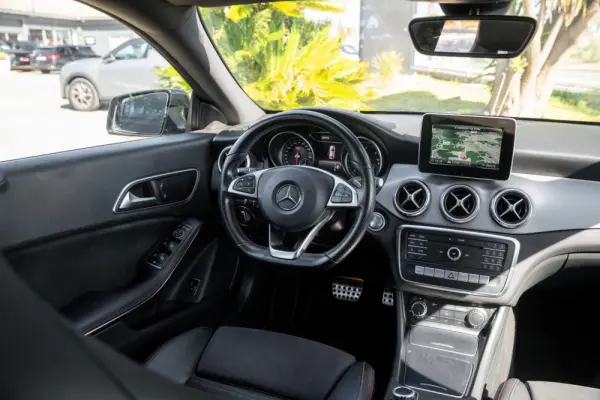 Mercedes-Benz CLA 200 d 7G-DCT AMG Line 11