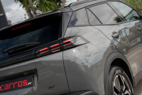 Peugeot e-2008 GT 9