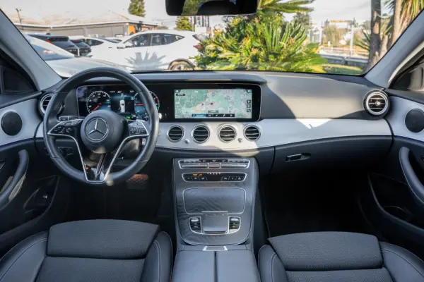 Mercedes-Benz E 300 de Avantgarde 4Matic 9