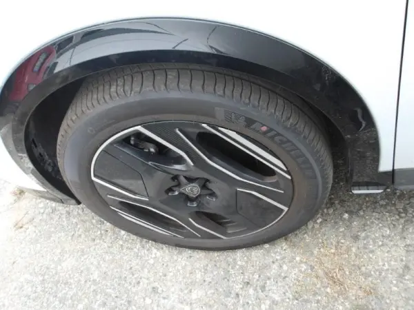 Peugeot E-3008 73 kWh GT 4