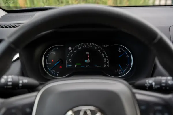 Toyota RAV4 2.5 HDF Comfort 13