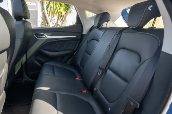 MG ZS EV 44.5 kWh Luxury 23