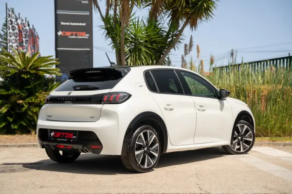 Peugeot 208 1.5 BlueHDi GT 7
