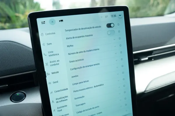 Ford Mustang Mach-E Standard 12