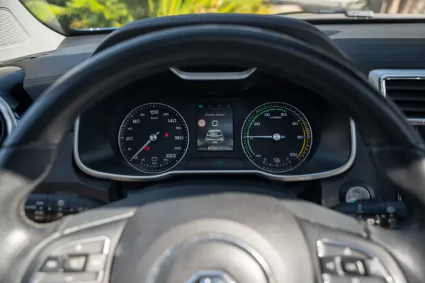 MG ZS EV 44.5 kWh Luxury 12