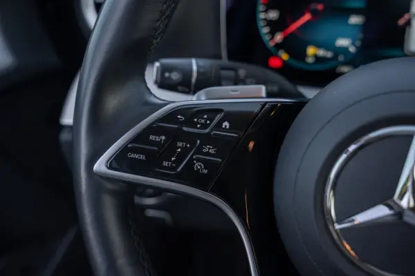 Mercedes-Benz E 300 de Avantgarde 4Matic 11