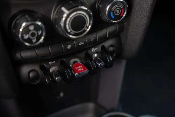 MINI 5 Portas One D 13