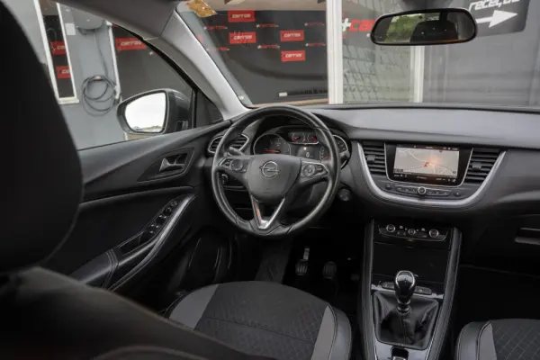 Opel Grandland X 1.6 D S&S Ultimate 13