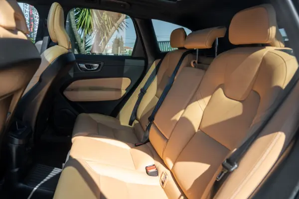 Volvo XC 60 T8 AWD Recharge Ultimate Bright 28