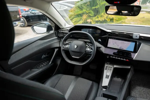 Peugeot 308 SW 1.5 BlueHDi Allure Pack EAT8 10