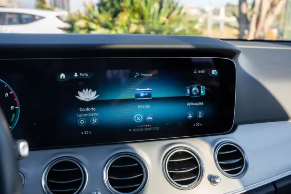 Mercedes-Benz E 300 de Avantgarde 4Matic 14