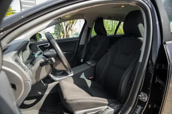 Volvo V60 2.0 D2 Momentum 15