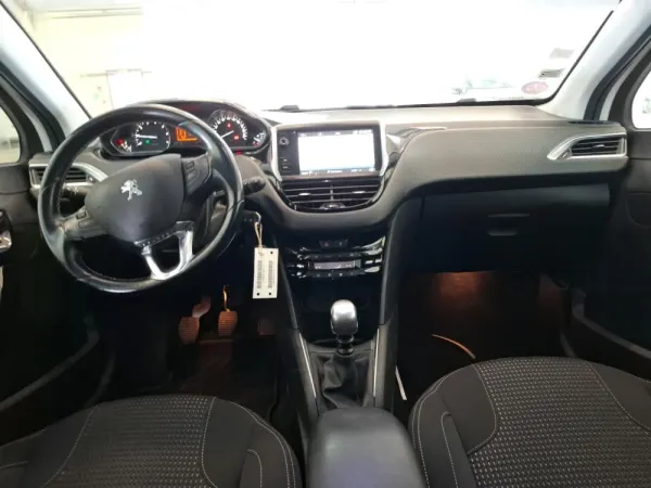 Peugeot 208 1.2 PureTech Allure 4