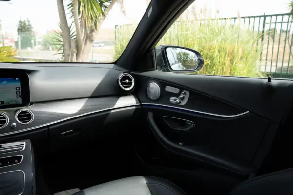 Mercedes-Benz E 300 de Exclusive Line 12