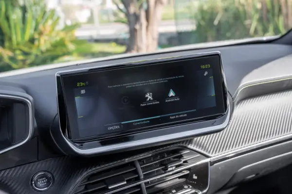 Peugeot e-2008 50 kWh GT 14