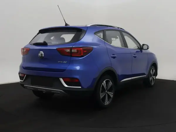 MG ZS EV 44.5 kWh Luxury 8