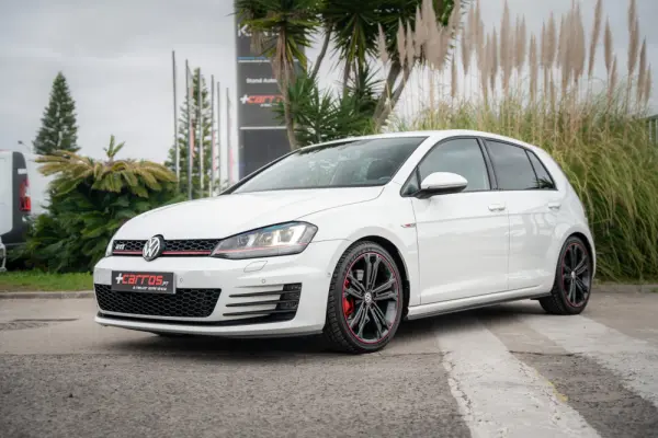 Volkswagen Golf 2.0 TSi R20 DSG 1