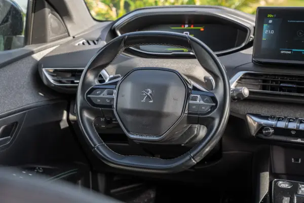 Peugeot 3008 1.6 Hybrid4 Allure Pack e-EAT8 8