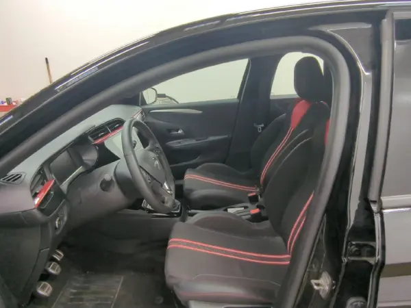 Opel Corsa 1.2 T GS Line 11