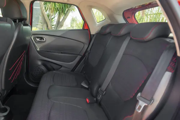 Renault Captur 1.5 dCi Helly Hansen 14