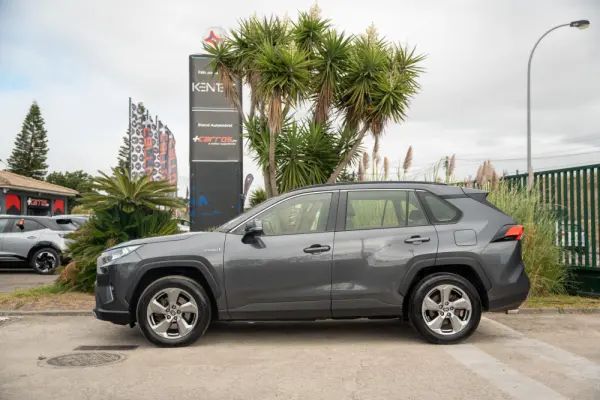 Toyota RAV4 2.5 HDF Comfort 6