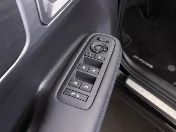 Hyundai Santa Fe 1.6 Plugin-Hybrid 4WD 7L Signature 19