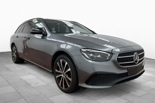 Mercedes-Benz E 300 de Avantgarde 4Matic 3