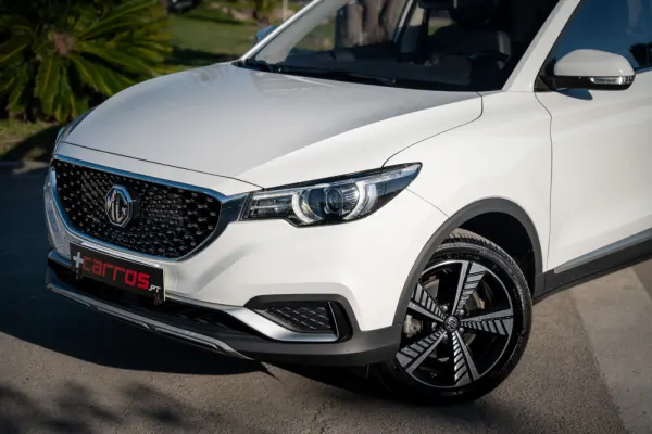 MG ZS EV 44.5 kWh Luxury 2