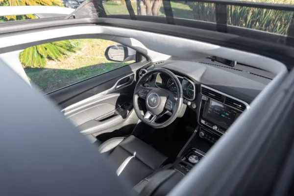 MG ZS EV 44.5 kWh Luxury 19