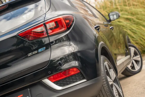 MG ZS EV 44.5 kWh Luxury 6