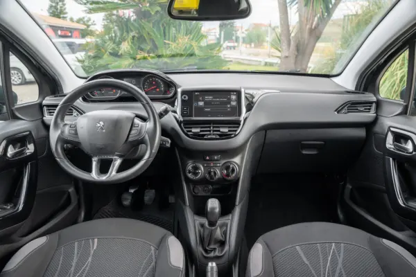 Peugeot 208 1.2 PureTech Active 5