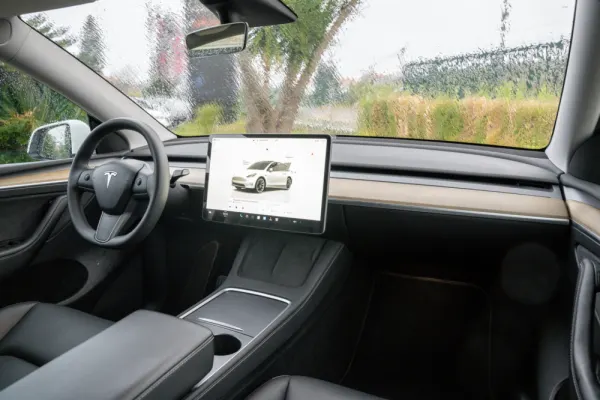 Tesla Model Y Tração Traseira 9