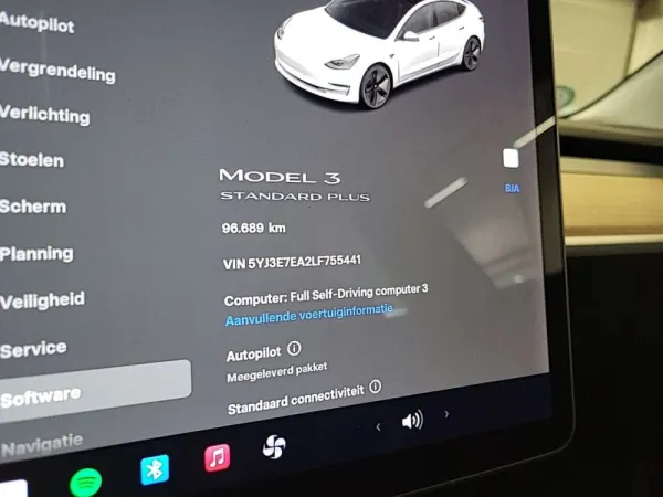 Tesla Model 3 Standard RWD Plus 12