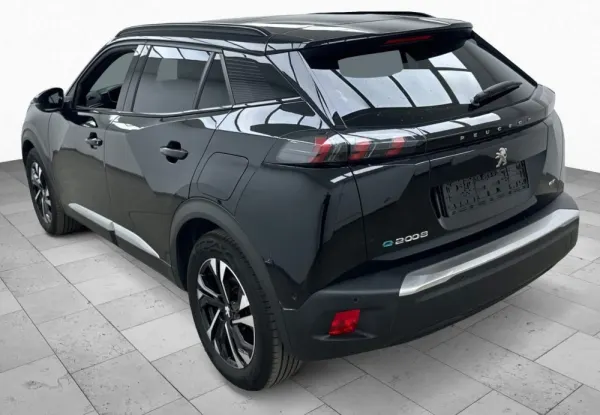 Peugeot e-2008 50 kWh GT 4