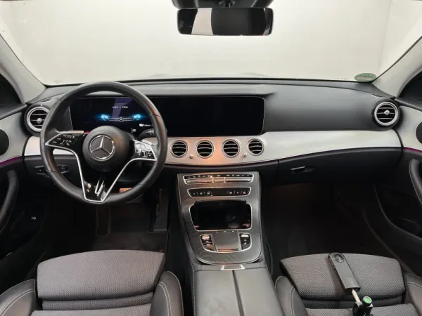 Mercedes-Benz E 300 de Avantgarde 4Matic 7