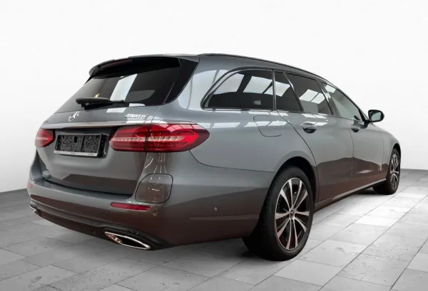 Mercedes-Benz E 300 de Avantgarde 4Matic 4