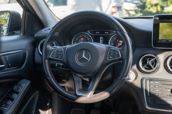 Mercedes-Benz A 180 d Fleet Pack Urban 8